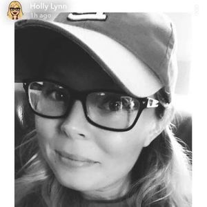 Meet your Posher, Holly